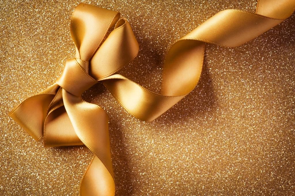Picture of gold bow